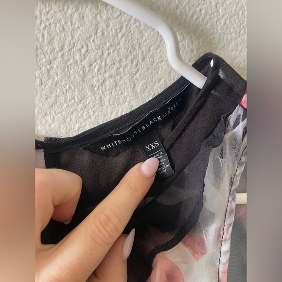 White House black market black floral asymmetrical polyester tank top - Picture 3 of 3